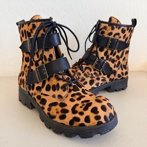 NEW Candies Stanza Leopard Pony Hair Leather Buckle Straps Lug Sole Bootie Sz 7